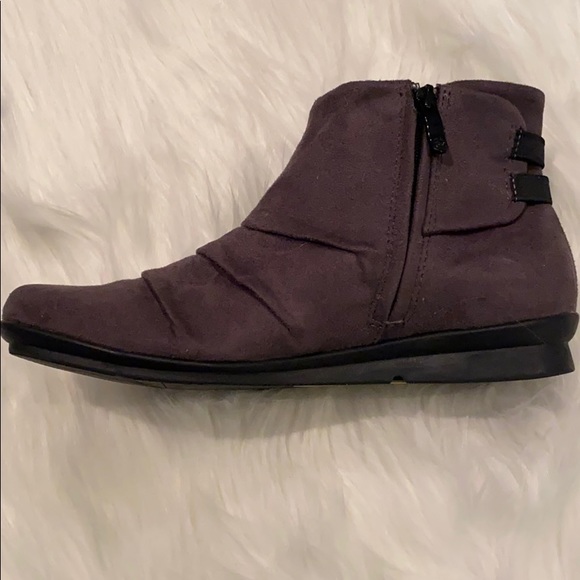 NWOT Bussola Ladies Booties - Picture 8 of 9